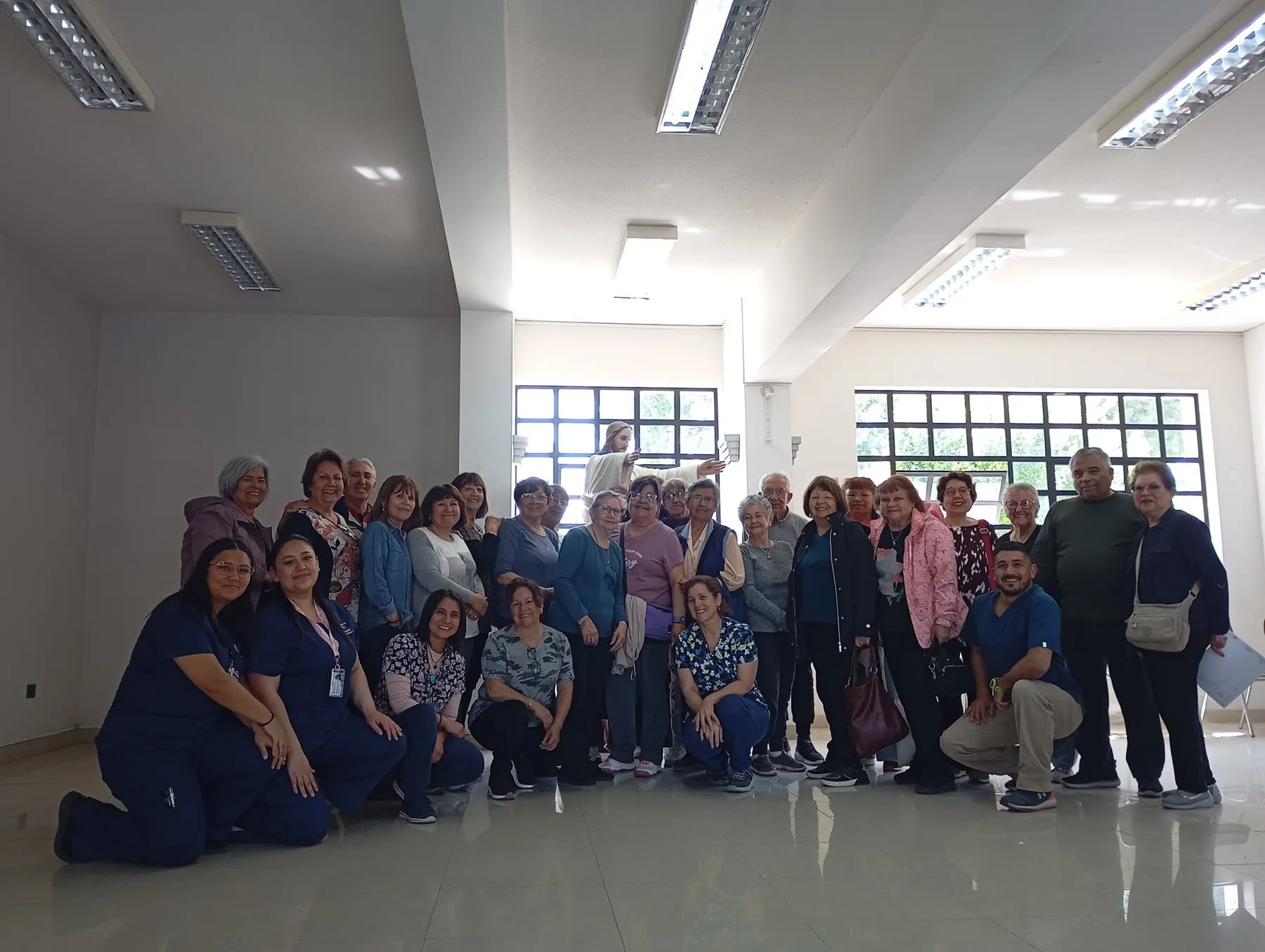 El equipo de kinesiología junto a los participantes del taller